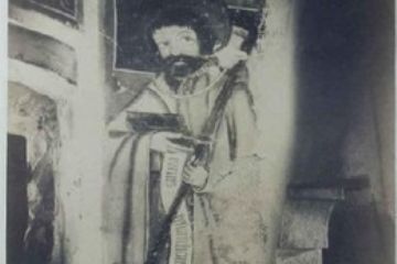 "Dodici Apostoli": ciclo di affreschi che ricoprivano l'abside della Chiesa di S. Biagio, andati distrutti nel 1904 quando la Chiesa venne allungata e l'abside abbattuto. Le foto sono state scattate nel 1893 da Secondo Pia.